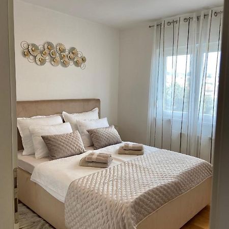 Portview Apartment Rijeka Exterior photo